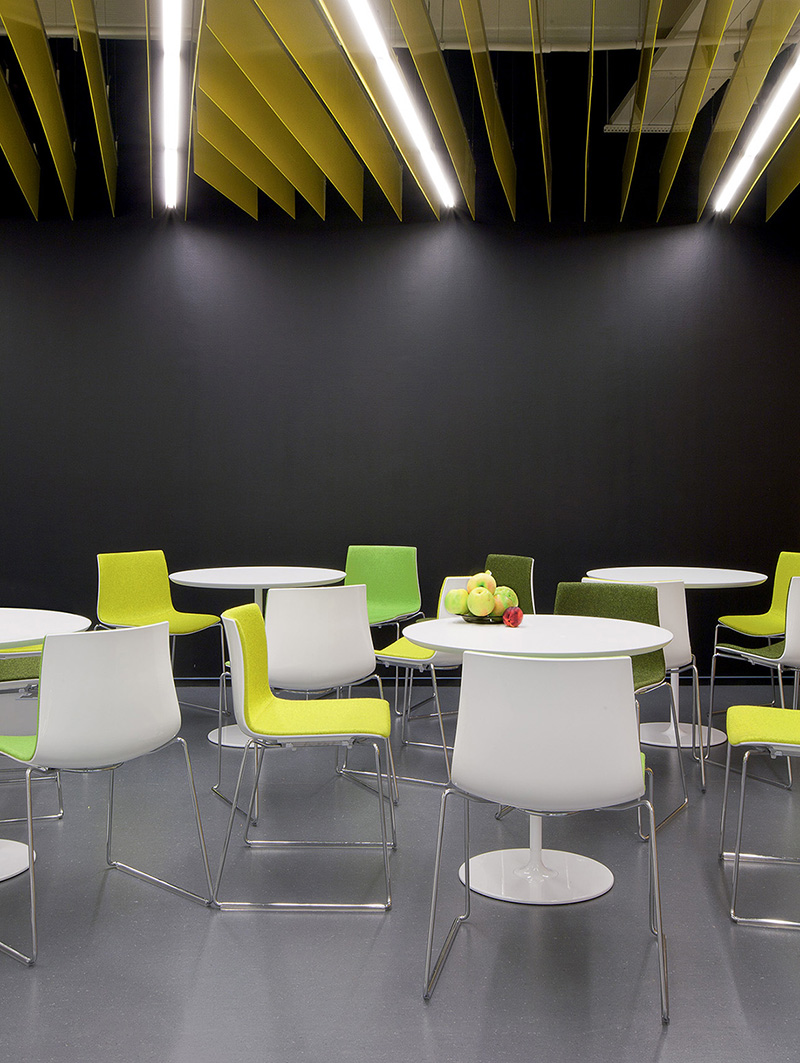 乐竞平台 - 桌几|餐桌|办公家具|设计师家具|Dizzie 餐台/洽谈台